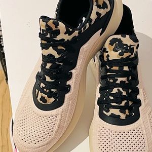 APL TechLoom Tracer Sneaker Parchment/blk/Leopard